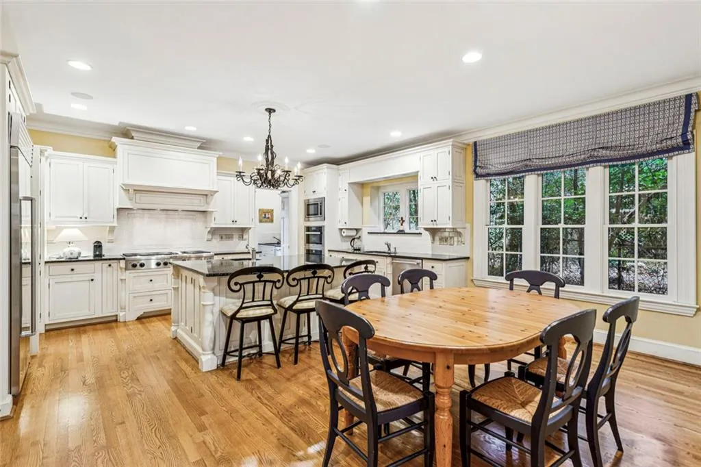 1010 Carter Drive Ne, Atlanta, Georgia 30319, 5 Bedrooms Bedrooms, ,6 BathroomsBathrooms,Residential,For Sale,1010 Carter Drive Ne,7687780