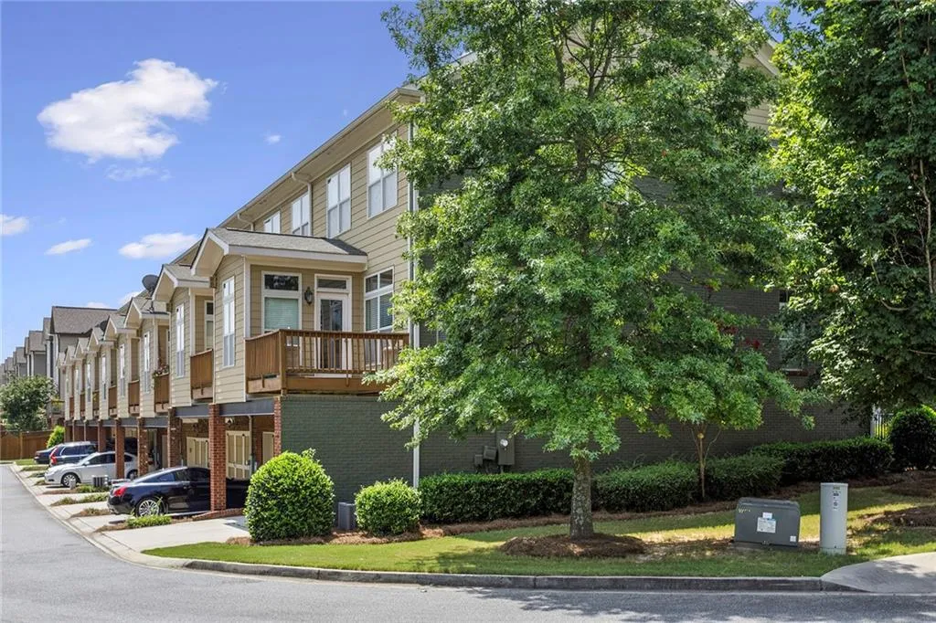 7785 Glisten Avenue, Sandy Springs, Georgia 30328, 3 Bedrooms Bedrooms, ,3 BathroomsBathrooms,Residential,Sold,7785 Glisten Avenue,6766400
