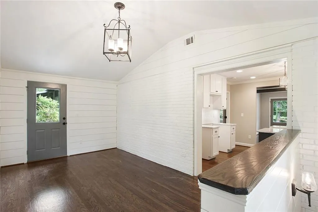 501 Hilderbrand Drive, Sandy Springs, Georgia 30328, 3 Bedrooms Bedrooms, ,2 BathroomsBathrooms,Residential,Sold,501 Hilderbrand Drive,5687883