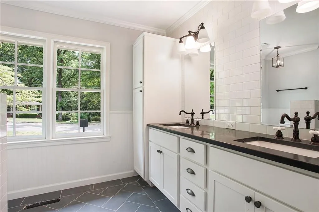 501 Hilderbrand Drive, Sandy Springs, Georgia 30328, 3 Bedrooms Bedrooms, ,2 BathroomsBathrooms,Residential,Sold,501 Hilderbrand Drive,5687883