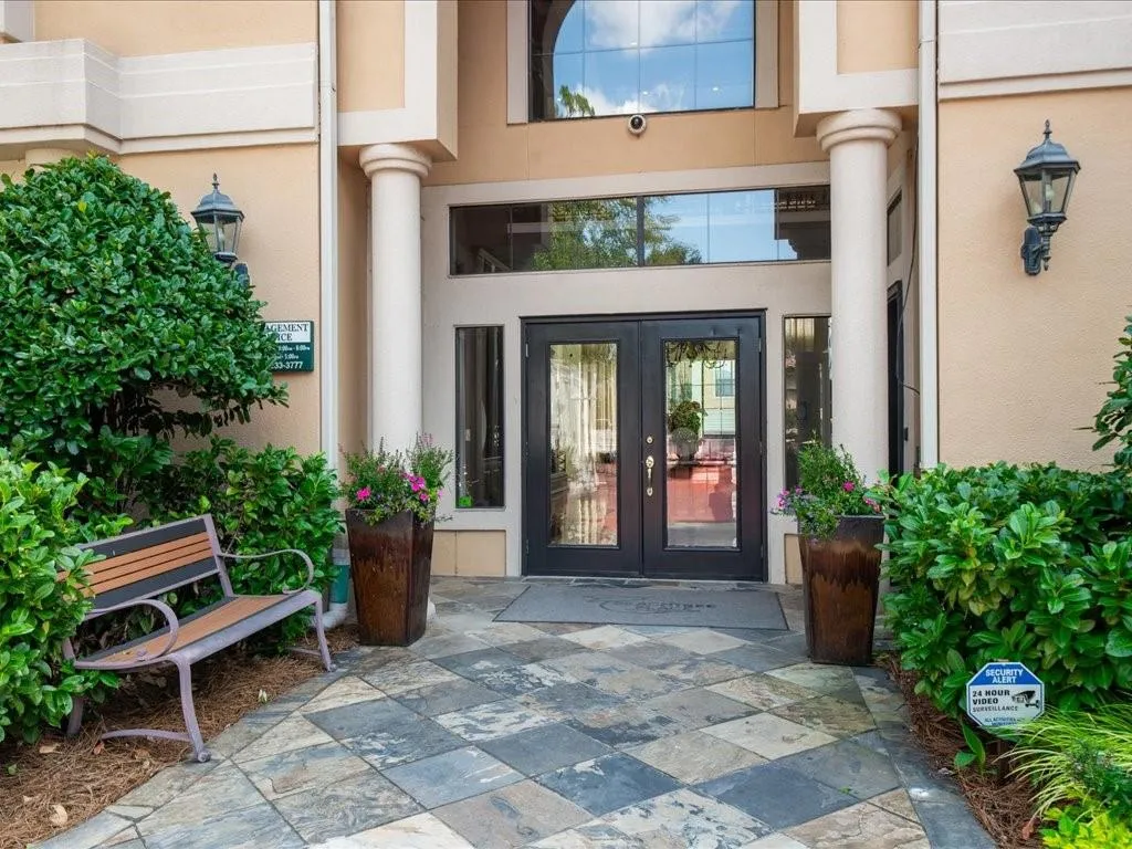 3777 Peachtree Road Ne Unit 213, Atlanta, Georgia 30319, 1 Bedroom Bedrooms, ,1 BathroomBathrooms,Residential,For Sale,3777 Peachtree Road Ne Unit 213,7637157