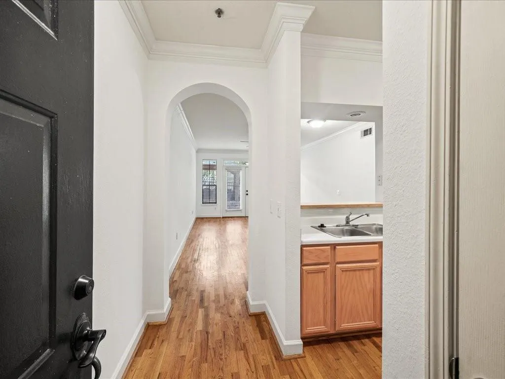 3777 Peachtree Road Ne Unit 213, Atlanta, Georgia 30319, 1 Bedroom Bedrooms, ,1 BathroomBathrooms,Residential,For Sale,3777 Peachtree Road Ne Unit 213,7637157