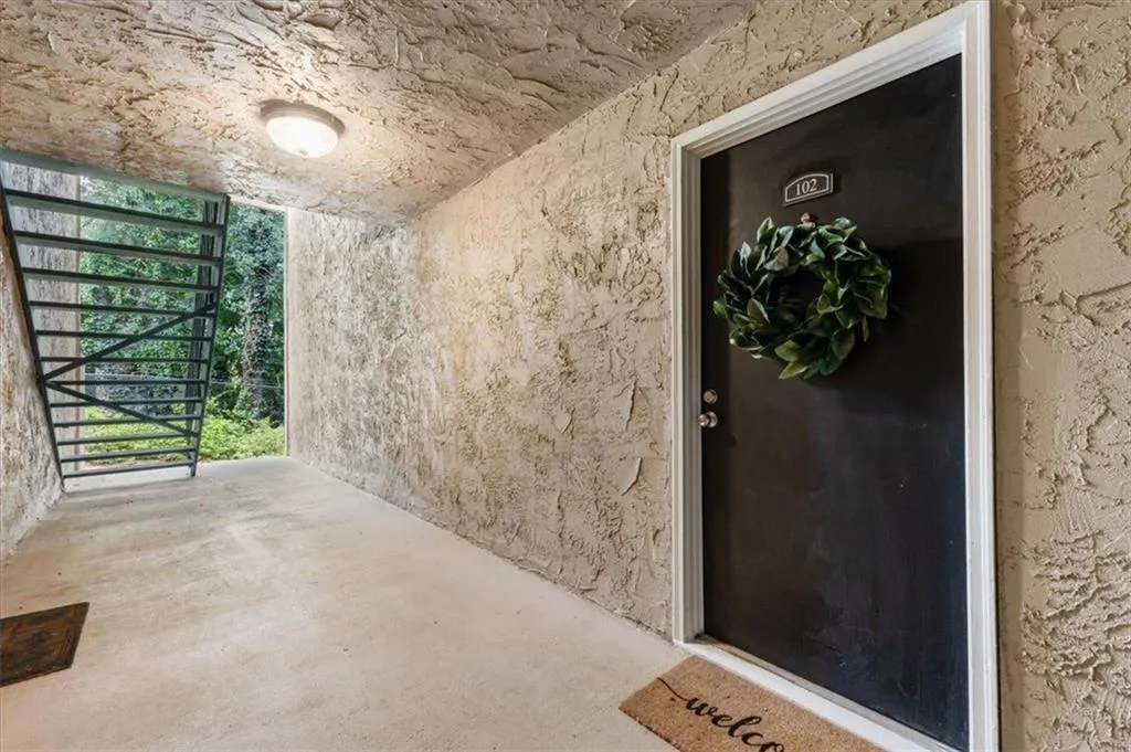 3140 Seven Pines Court Unit 102, Atlanta, Georgia 30339, 1 Bedroom Bedrooms, 0 ,1 BathroomBathrooms,Residential,For Sale,3140 Seven Pines Court Unit 102,7790904