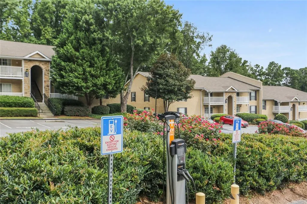 3140 Seven Pines Court Unit 102, Atlanta, Georgia 30339, 1 Bedroom Bedrooms, 0 ,1 BathroomBathrooms,Residential,For Sale,3140 Seven Pines Court Unit 102,7790904