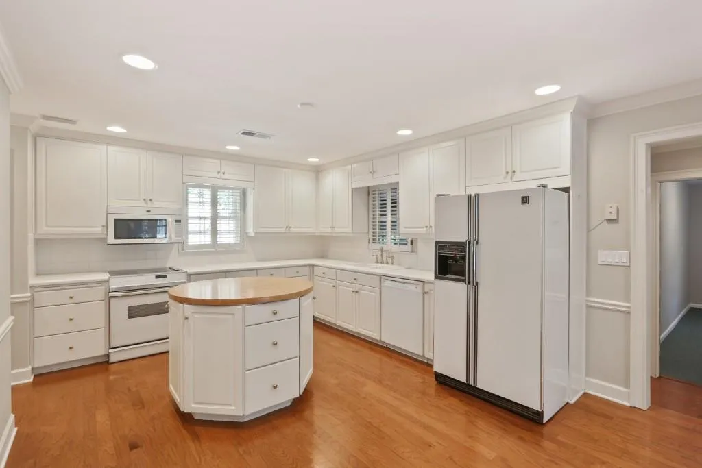 235 Stone Mill Trail, Sandy Springs, Georgia 30328, 4 Bedrooms Bedrooms, ,3 BathroomsBathrooms,Residential,Sold,235 Stone Mill Trail,6015997
