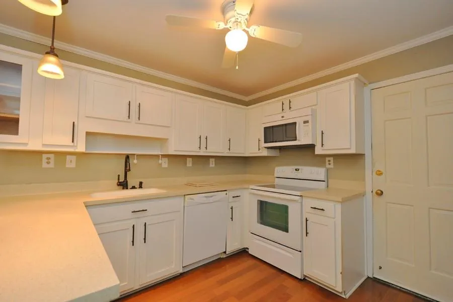 1100 Hampton Way, Atlanta, Georgia 30324, 3 Bedrooms Bedrooms, ,2 BathroomsBathrooms,Residential,Sold,1100 Hampton Way,5589746