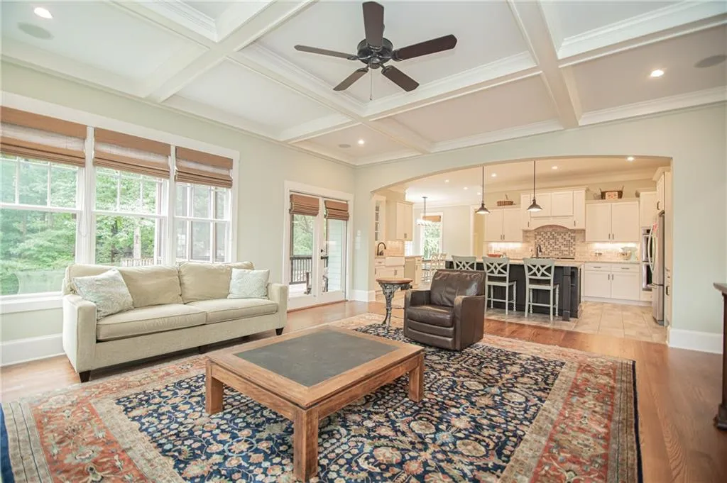 6400 Bridgewood Valley Road, Sandy Springs, Georgia 30328, 5 Bedrooms Bedrooms, ,5 BathroomsBathrooms,Residential,Sold,6400 Bridgewood Valley Road,6795147