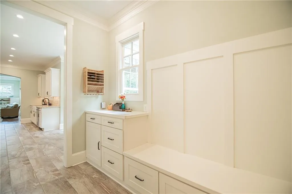 6400 Bridgewood Valley Road, Sandy Springs, Georgia 30328, 5 Bedrooms Bedrooms, ,5 BathroomsBathrooms,Residential,Sold,6400 Bridgewood Valley Road,6795147