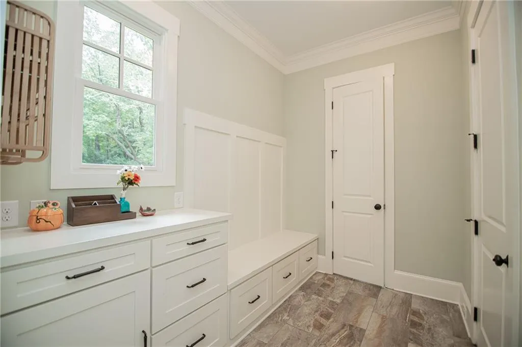 6400 Bridgewood Valley Road, Sandy Springs, Georgia 30328, 5 Bedrooms Bedrooms, ,5 BathroomsBathrooms,Residential,Sold,6400 Bridgewood Valley Road,6795147