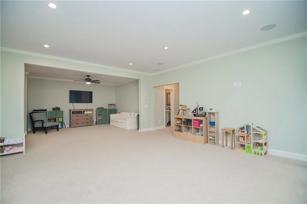 6400 Bridgewood Valley Road, Sandy Springs, Georgia 30328, 5 Bedrooms Bedrooms, ,5 BathroomsBathrooms,Residential,Sold,6400 Bridgewood Valley Road,6795147