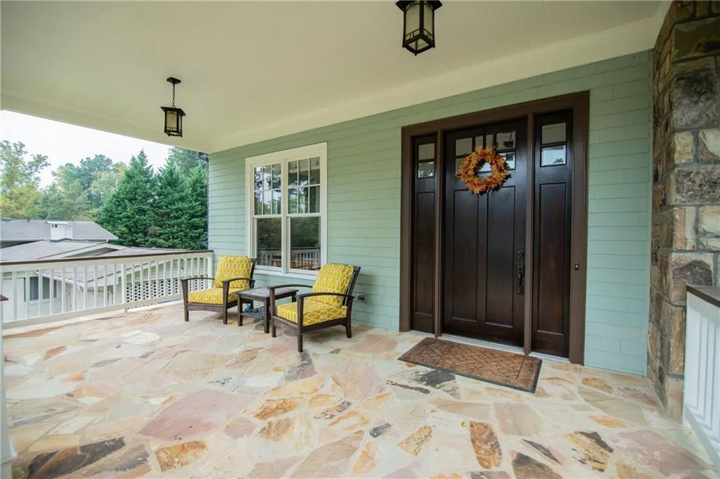 6400 Bridgewood Valley Road, Sandy Springs, Georgia 30328, 5 Bedrooms Bedrooms, ,5 BathroomsBathrooms,Residential,Sold,6400 Bridgewood Valley Road,6795147