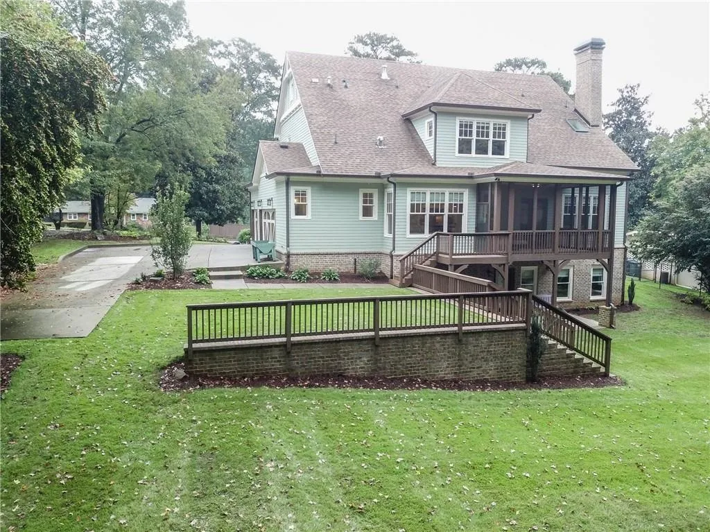 6400 Bridgewood Valley Road, Sandy Springs, Georgia 30328, 5 Bedrooms Bedrooms, ,5 BathroomsBathrooms,Residential,Sold,6400 Bridgewood Valley Road,6795147