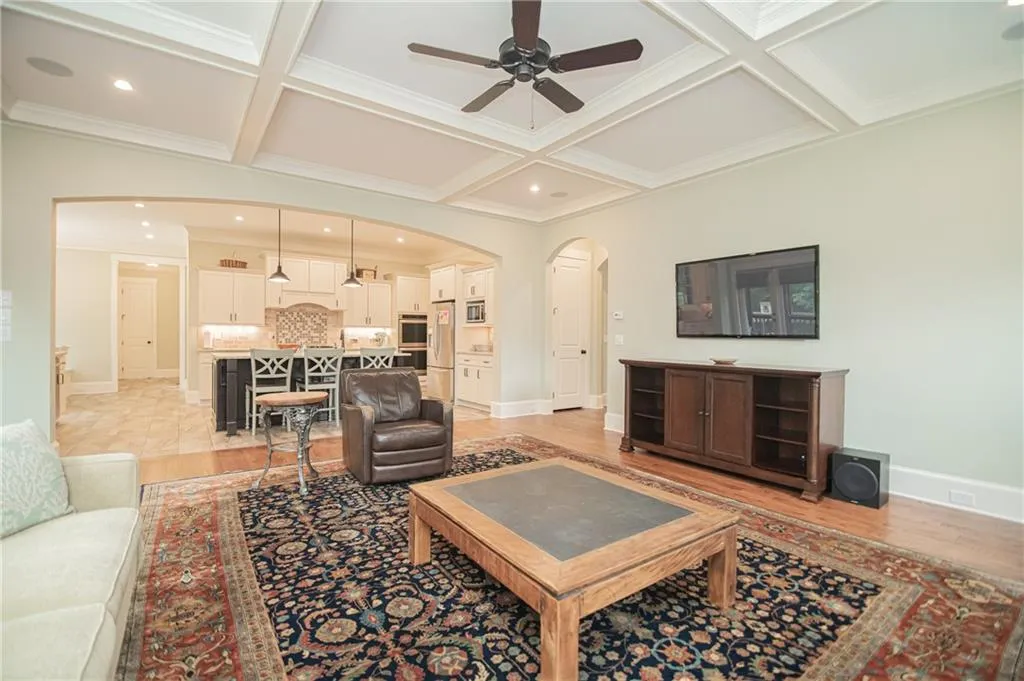 6400 Bridgewood Valley Road, Sandy Springs, Georgia 30328, 5 Bedrooms Bedrooms, ,5 BathroomsBathrooms,Residential,Sold,6400 Bridgewood Valley Road,6795147