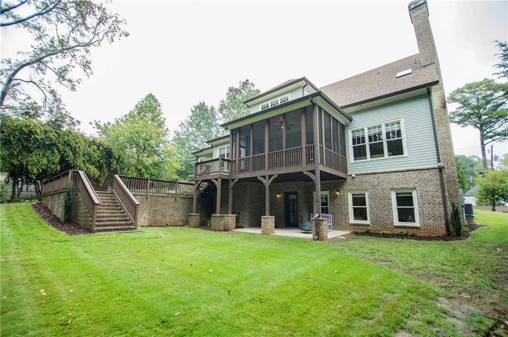 6400 Bridgewood Valley Road, Sandy Springs, Georgia 30328, 5 Bedrooms Bedrooms, ,5 BathroomsBathrooms,Residential,Sold,6400 Bridgewood Valley Road,6795147