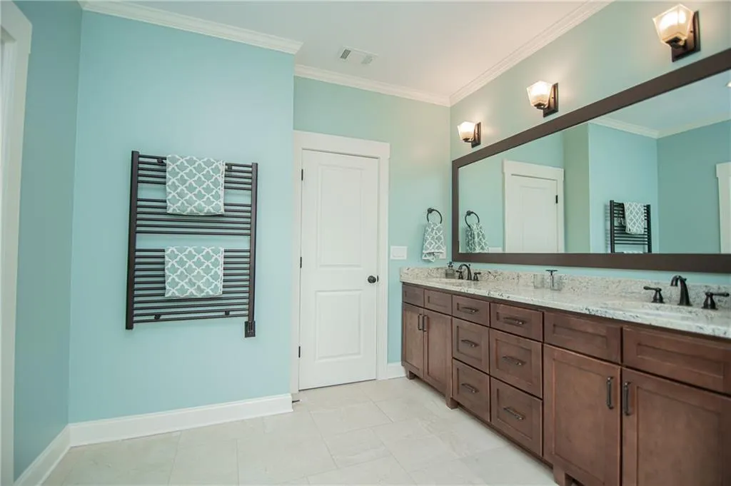 6400 Bridgewood Valley Road, Sandy Springs, Georgia 30328, 5 Bedrooms Bedrooms, ,5 BathroomsBathrooms,Residential,Sold,6400 Bridgewood Valley Road,6795147