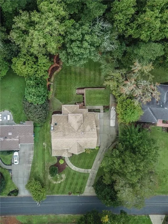 6400 Bridgewood Valley Road, Sandy Springs, Georgia 30328, 5 Bedrooms Bedrooms, ,5 BathroomsBathrooms,Residential,Sold,6400 Bridgewood Valley Road,6795147