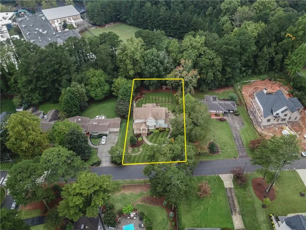 6400 Bridgewood Valley Road, Sandy Springs, Georgia 30328, 5 Bedrooms Bedrooms, ,5 BathroomsBathrooms,Residential,Sold,6400 Bridgewood Valley Road,6795147