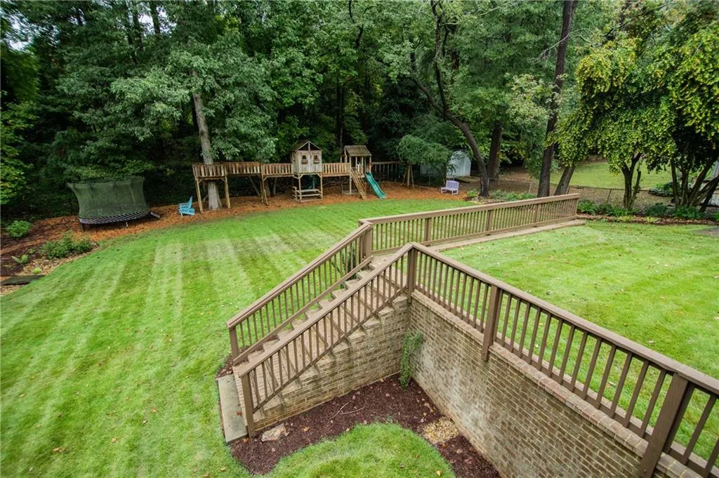 6400 Bridgewood Valley Road, Sandy Springs, Georgia 30328, 5 Bedrooms Bedrooms, ,5 BathroomsBathrooms,Residential,Sold,6400 Bridgewood Valley Road,6795147