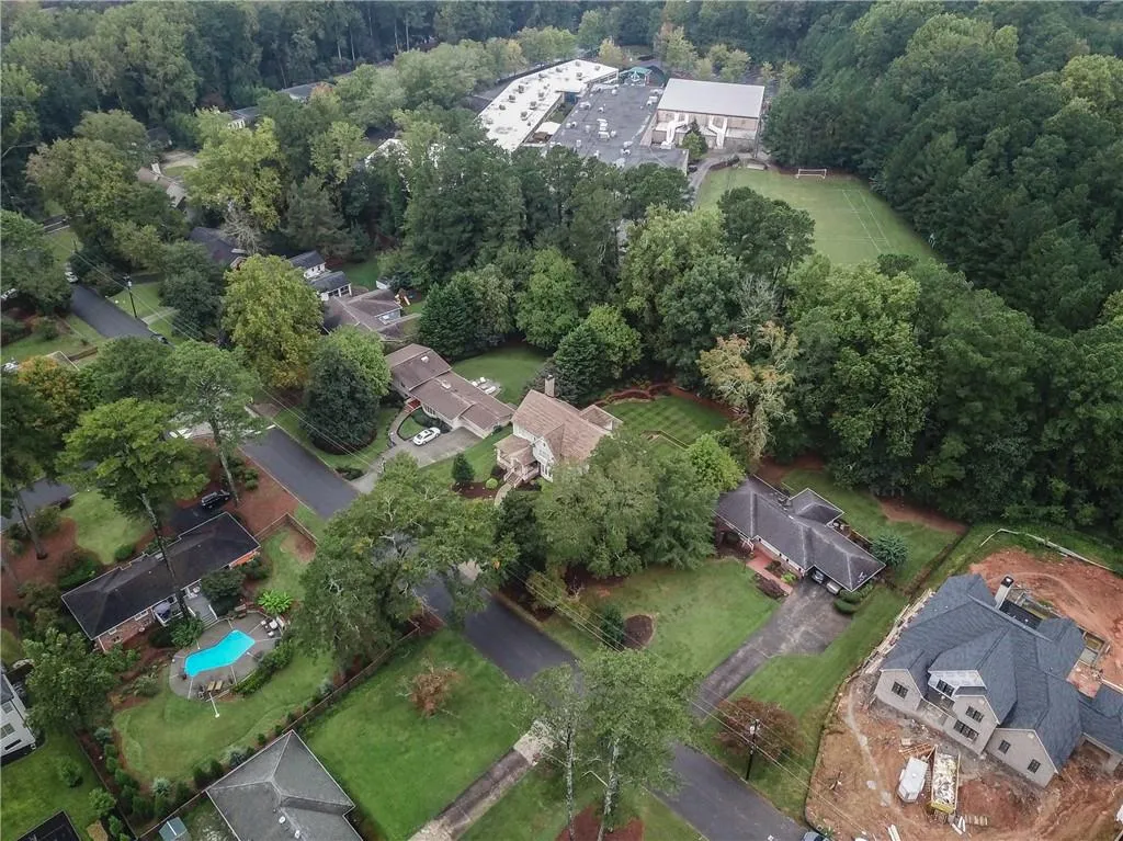 6400 Bridgewood Valley Road, Sandy Springs, Georgia 30328, 5 Bedrooms Bedrooms, ,5 BathroomsBathrooms,Residential,Sold,6400 Bridgewood Valley Road,6795147