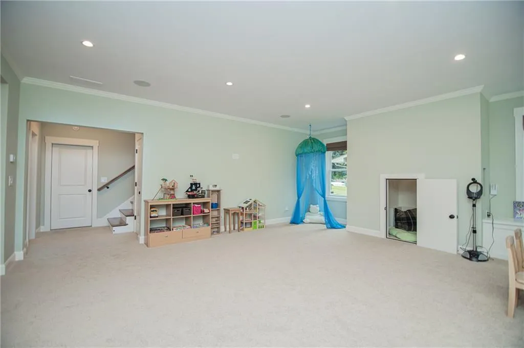 6400 Bridgewood Valley Road, Sandy Springs, Georgia 30328, 5 Bedrooms Bedrooms, ,5 BathroomsBathrooms,Residential,Sold,6400 Bridgewood Valley Road,6795147