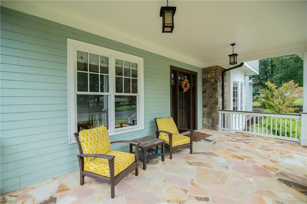 6400 Bridgewood Valley Road, Sandy Springs, Georgia 30328, 5 Bedrooms Bedrooms, ,5 BathroomsBathrooms,Residential,Sold,6400 Bridgewood Valley Road,6795147