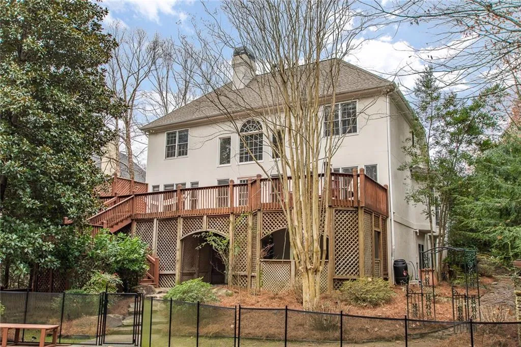 245 Ledgemont Court, Atlanta, Georgia 30342, 5 Bedrooms Bedrooms, ,4 BathroomsBathrooms,Residential,Sold,245 Ledgemont Court,5944830