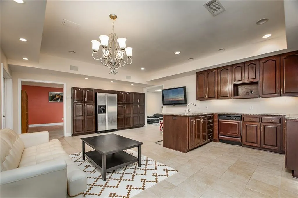 245 Ledgemont Court, Atlanta, Georgia 30342, 5 Bedrooms Bedrooms, ,4 BathroomsBathrooms,Residential,Sold,245 Ledgemont Court,5944830