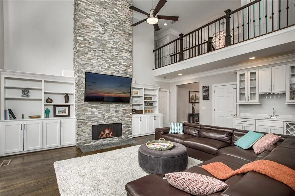 245 Ledgemont Court, Atlanta, Georgia 30342, 5 Bedrooms Bedrooms, ,4 BathroomsBathrooms,Residential,Sold,245 Ledgemont Court,5944830