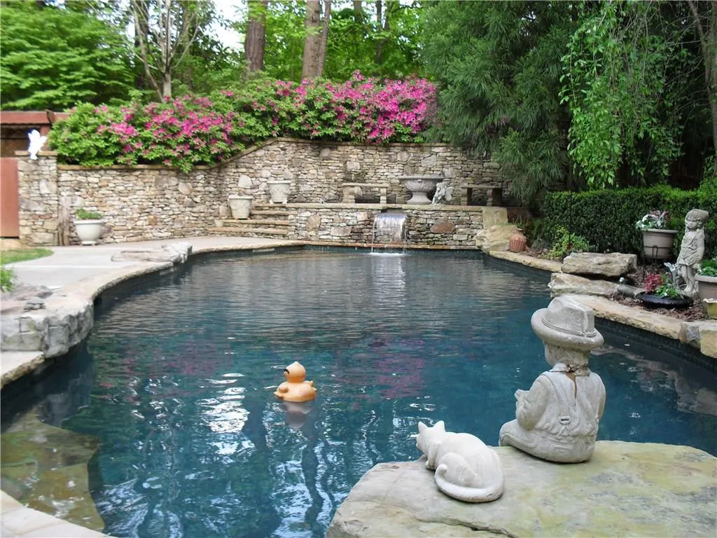 245 Ledgemont Court, Atlanta, Georgia 30342, 5 Bedrooms Bedrooms, ,4 BathroomsBathrooms,Residential,Sold,245 Ledgemont Court,5944830