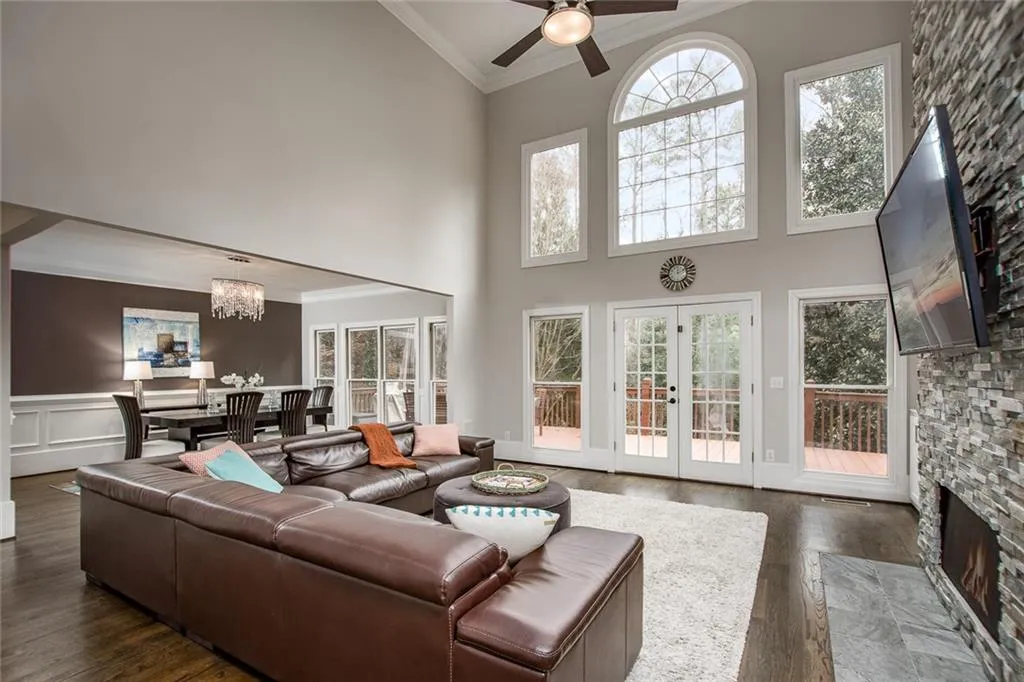 245 Ledgemont Court, Atlanta, Georgia 30342, 5 Bedrooms Bedrooms, ,4 BathroomsBathrooms,Residential,Sold,245 Ledgemont Court,5944830