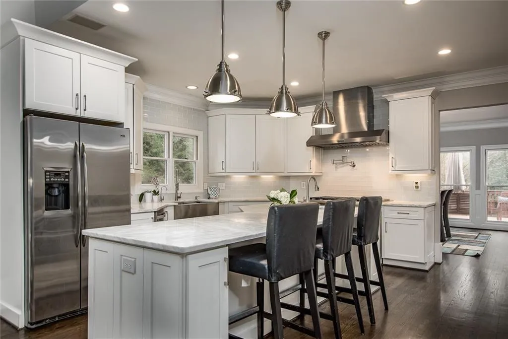 245 Ledgemont Court, Atlanta, Georgia 30342, 5 Bedrooms Bedrooms, ,4 BathroomsBathrooms,Residential,Sold,245 Ledgemont Court,5944830