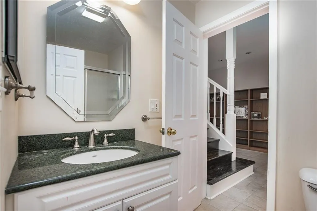 245 Ledgemont Court, Atlanta, Georgia 30342, 5 Bedrooms Bedrooms, ,4 BathroomsBathrooms,Residential,Sold,245 Ledgemont Court,5944830