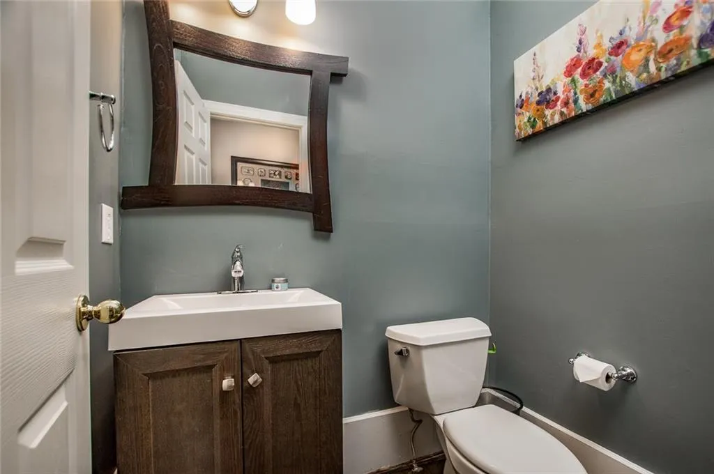 245 Ledgemont Court, Atlanta, Georgia 30342, 5 Bedrooms Bedrooms, ,4 BathroomsBathrooms,Residential,Sold,245 Ledgemont Court,5944830