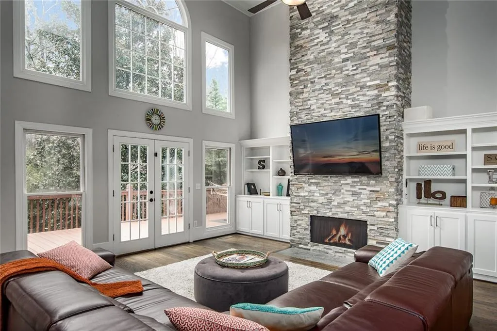 245 Ledgemont Court, Atlanta, Georgia 30342, 5 Bedrooms Bedrooms, ,4 BathroomsBathrooms,Residential,Sold,245 Ledgemont Court,5944830