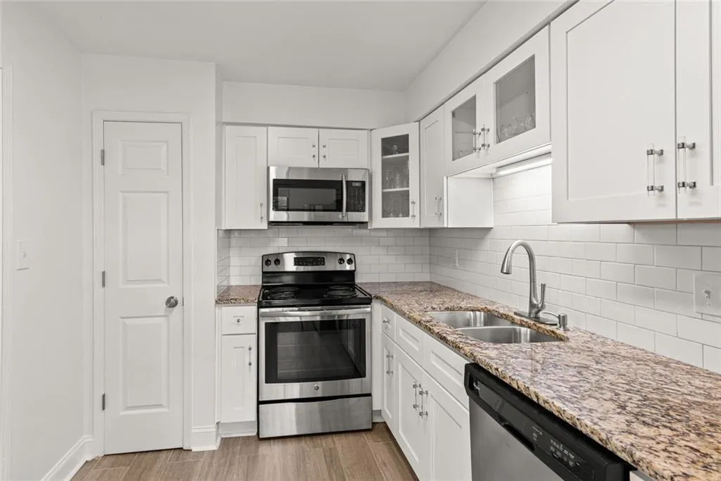 4104 Pine Heights Drive Northeast Drive Ne, Atlanta, Georgia 30324, 2 Bedrooms Bedrooms, ,2 BathroomsBathrooms,Residential,For Sale,4104 Pine Heights Drive Northeast Drive Ne,7624601