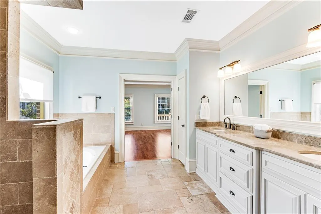 60 W Belle Isle Road, Sandy Springs, Georgia 30342, 4 Bedrooms Bedrooms, ,4 BathroomsBathrooms,Residential,Sold,60 W Belle Isle Road,6960716