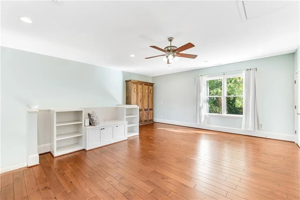 60 W Belle Isle Road, Sandy Springs, Georgia 30342, 4 Bedrooms Bedrooms, ,4 BathroomsBathrooms,Residential,Sold,60 W Belle Isle Road,6960716