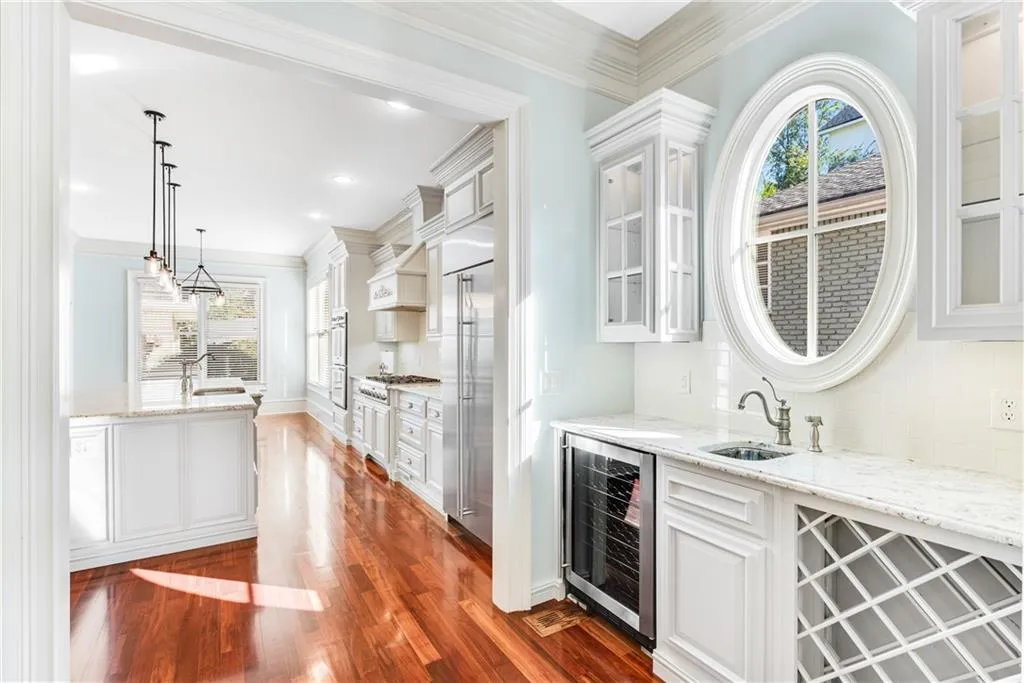 60 W Belle Isle Road, Sandy Springs, Georgia 30342, 4 Bedrooms Bedrooms, ,4 BathroomsBathrooms,Residential,Sold,60 W Belle Isle Road,6960716