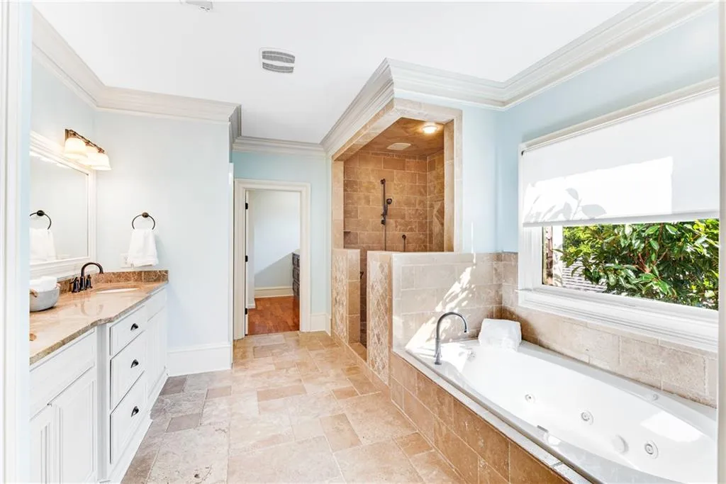 60 W Belle Isle Road, Sandy Springs, Georgia 30342, 4 Bedrooms Bedrooms, ,4 BathroomsBathrooms,Residential,Sold,60 W Belle Isle Road,6960716