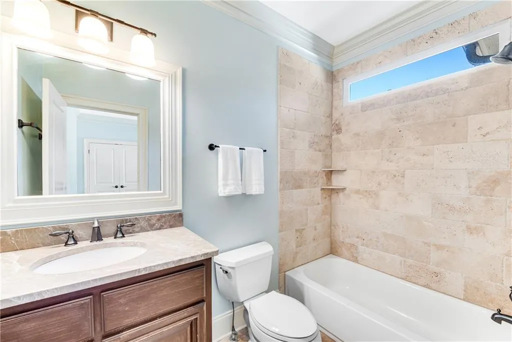 60 W Belle Isle Road, Sandy Springs, Georgia 30342, 4 Bedrooms Bedrooms, ,4 BathroomsBathrooms,Residential,Sold,60 W Belle Isle Road,6960716