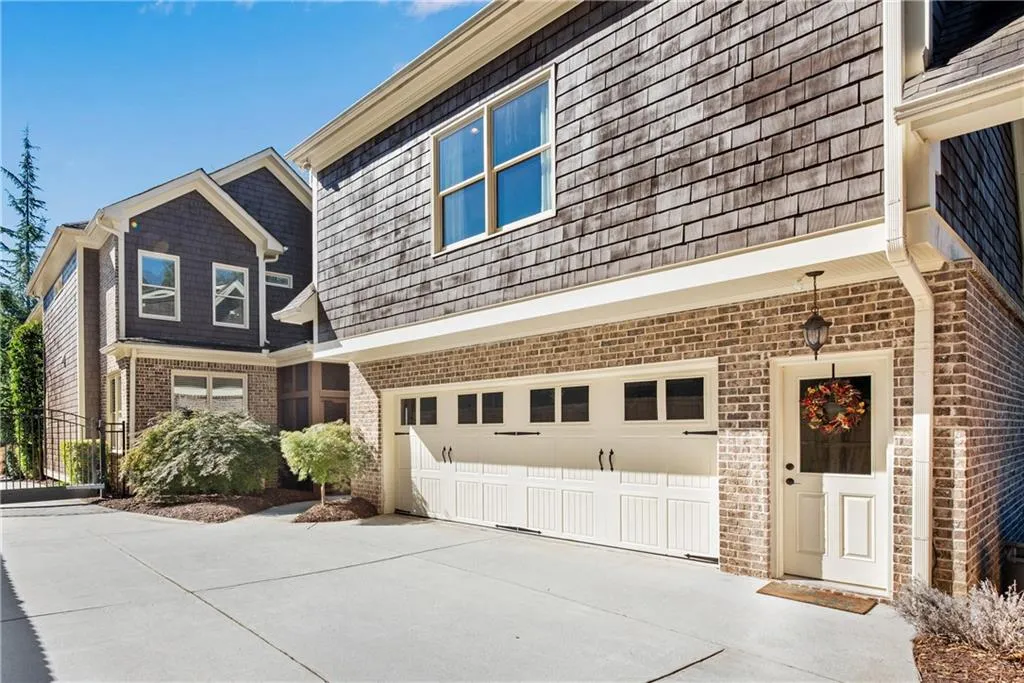 60 W Belle Isle Road, Sandy Springs, Georgia 30342, 4 Bedrooms Bedrooms, ,4 BathroomsBathrooms,Residential,Sold,60 W Belle Isle Road,6960716