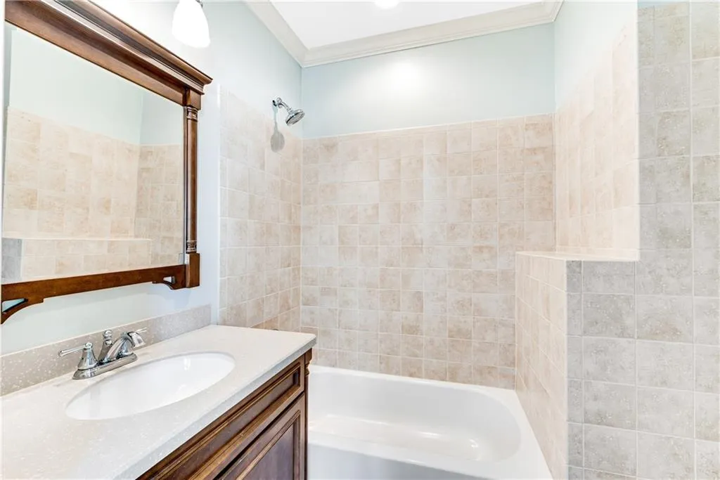 60 W Belle Isle Road, Sandy Springs, Georgia 30342, 4 Bedrooms Bedrooms, ,4 BathroomsBathrooms,Residential,Sold,60 W Belle Isle Road,6960716