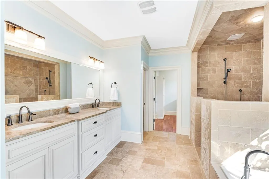 60 W Belle Isle Road, Sandy Springs, Georgia 30342, 4 Bedrooms Bedrooms, ,4 BathroomsBathrooms,Residential,Sold,60 W Belle Isle Road,6960716