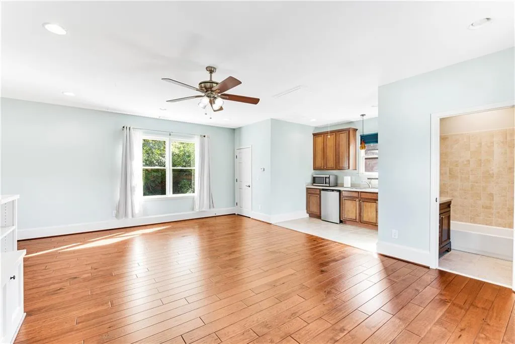 60 W Belle Isle Road, Sandy Springs, Georgia 30342, 4 Bedrooms Bedrooms, ,4 BathroomsBathrooms,Residential,Sold,60 W Belle Isle Road,6960716