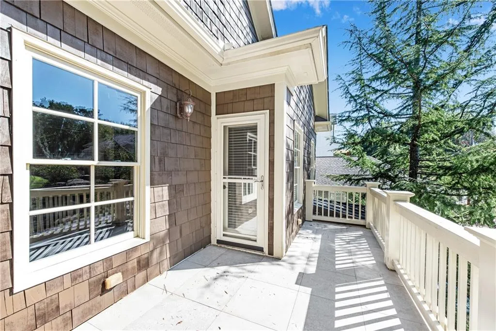 60 W Belle Isle Road, Sandy Springs, Georgia 30342, 4 Bedrooms Bedrooms, ,4 BathroomsBathrooms,Residential,Sold,60 W Belle Isle Road,6960716