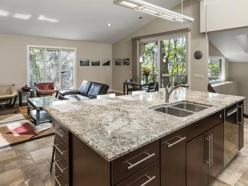 300 Idlewood Court, Sandy Springs, Georgia 30327, 4 Bedrooms Bedrooms, ,3 BathroomsBathrooms,Residential,Sold,300 Idlewood Court,6841303