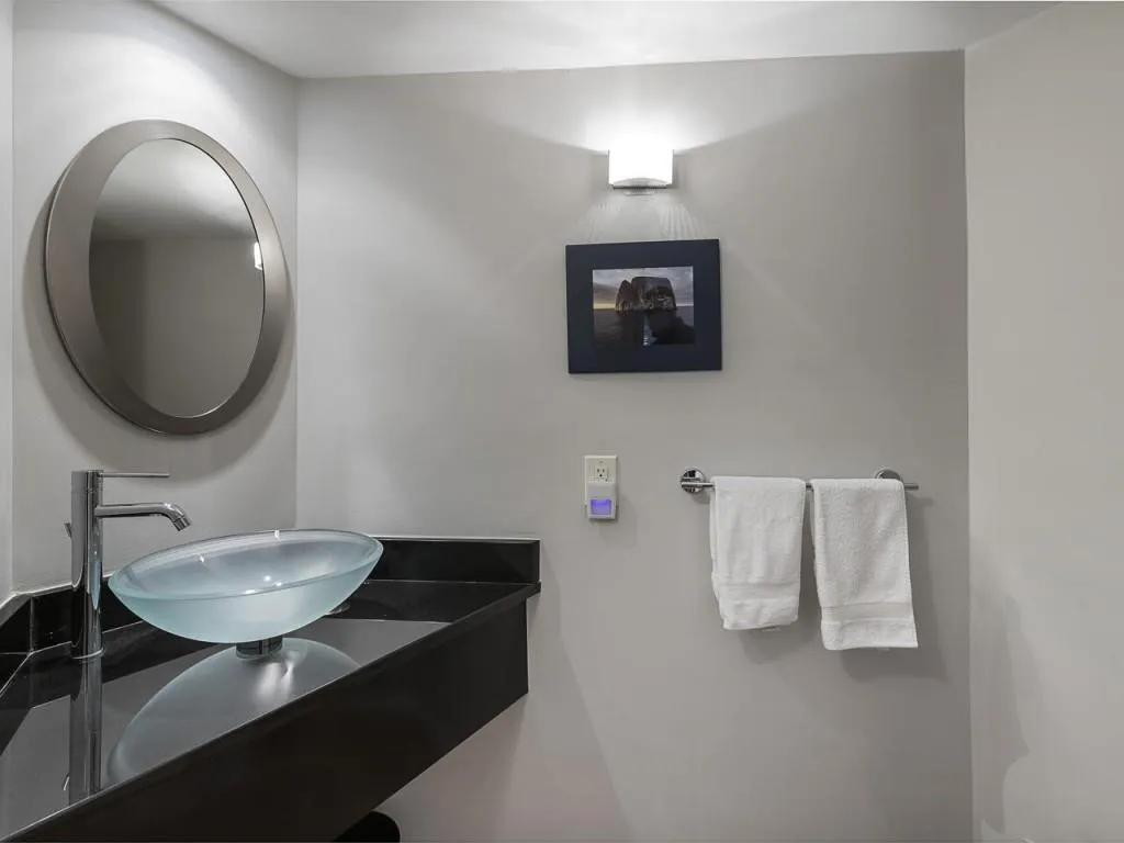 300 Idlewood Court, Sandy Springs, Georgia 30327, 4 Bedrooms Bedrooms, ,3 BathroomsBathrooms,Residential,Sold,300 Idlewood Court,6841303