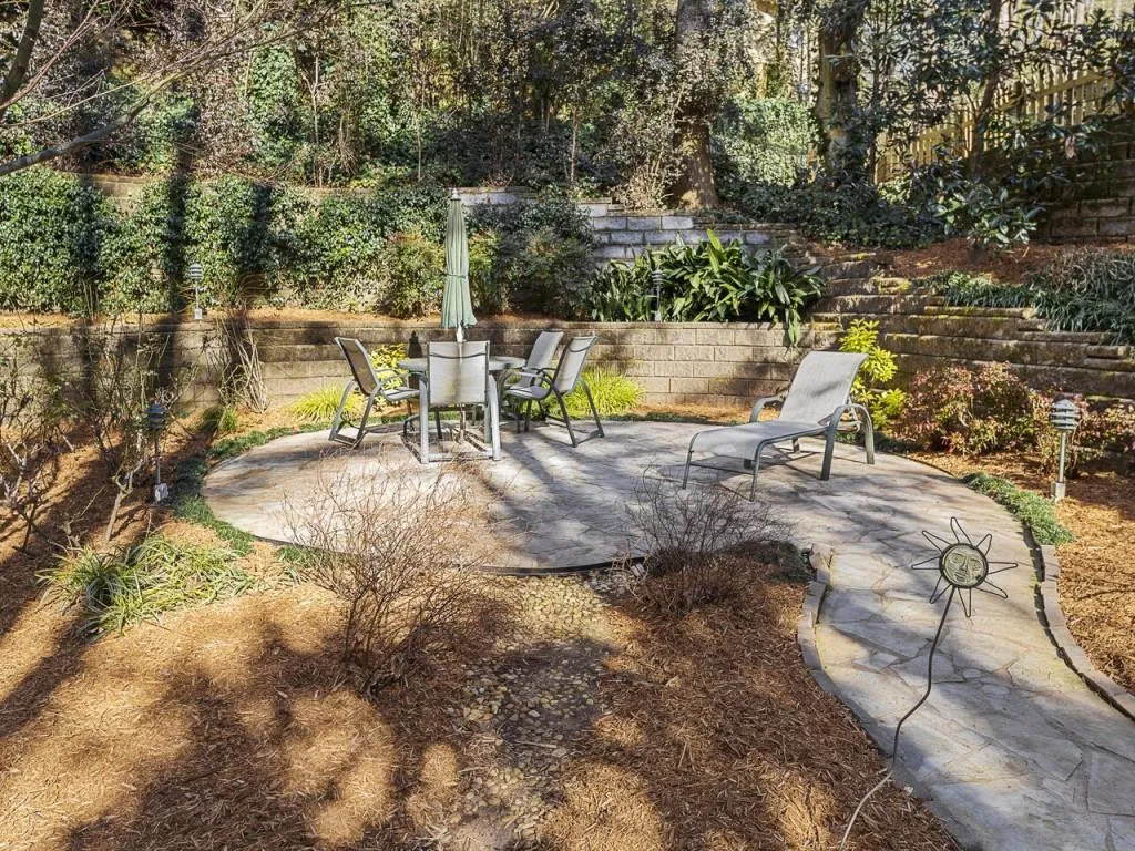 300 Idlewood Court, Sandy Springs, Georgia 30327, 4 Bedrooms Bedrooms, ,3 BathroomsBathrooms,Residential,Sold,300 Idlewood Court,6841303