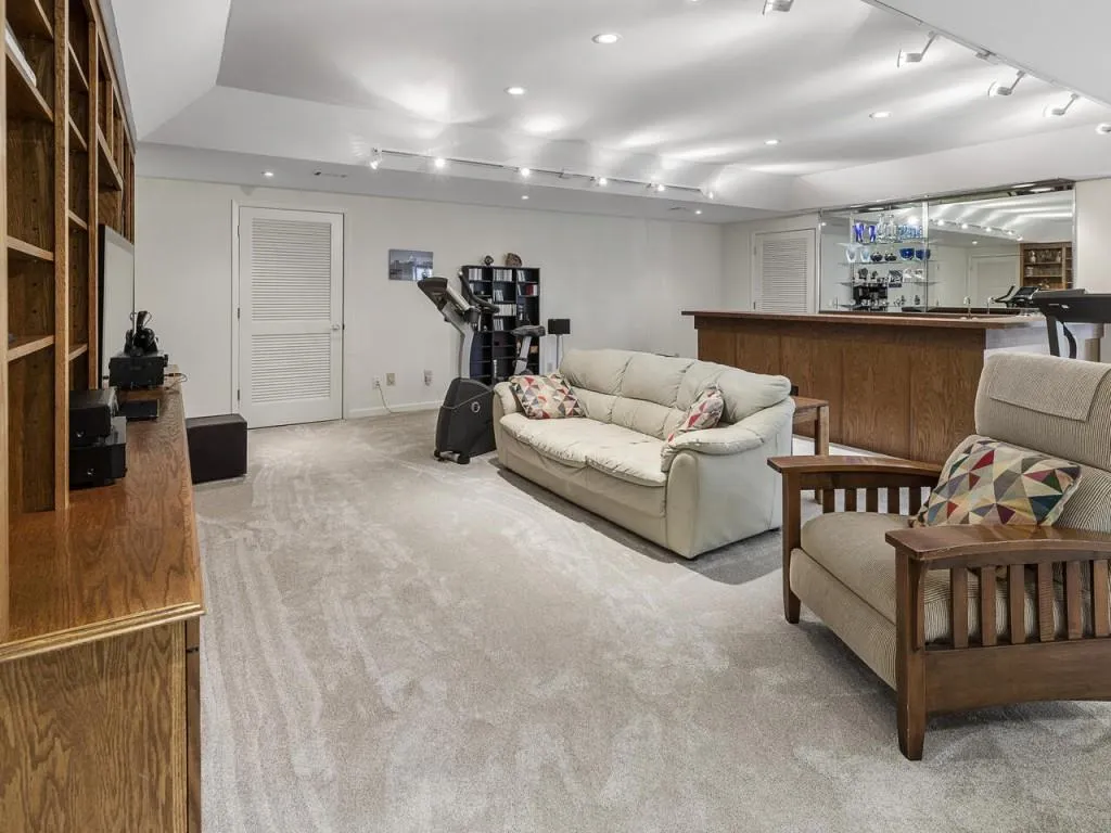 300 Idlewood Court, Sandy Springs, Georgia 30327, 4 Bedrooms Bedrooms, ,3 BathroomsBathrooms,Residential,Sold,300 Idlewood Court,6841303