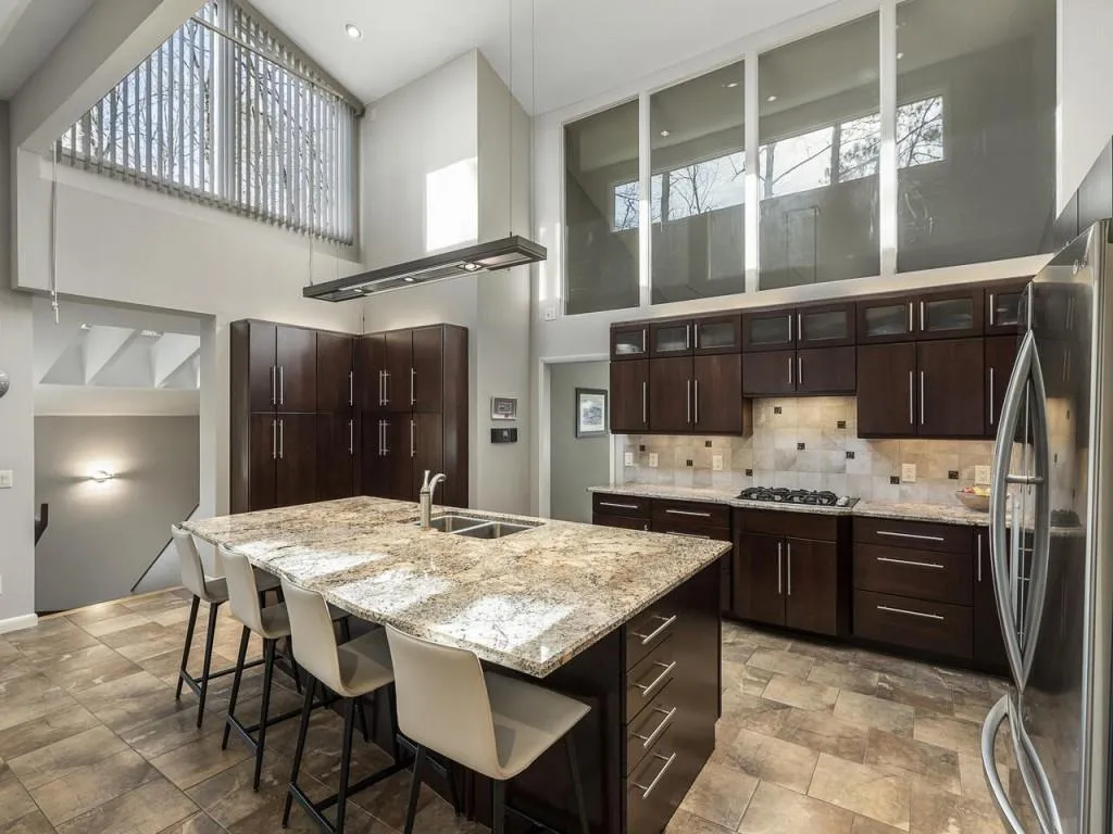 300 Idlewood Court, Sandy Springs, Georgia 30327, 4 Bedrooms Bedrooms, ,3 BathroomsBathrooms,Residential,Sold,300 Idlewood Court,6841303